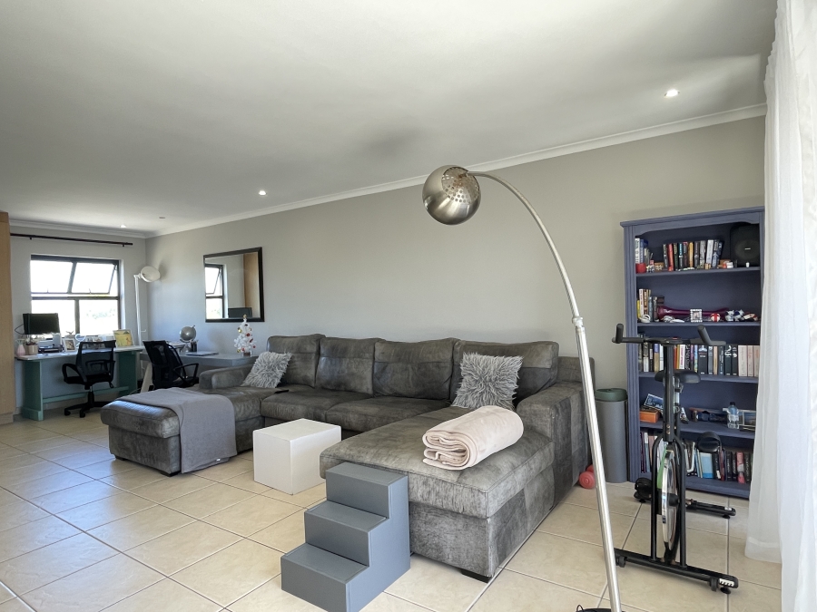 To Let 3 Bedroom Property for Rent in Bloubergstrand Western Cape